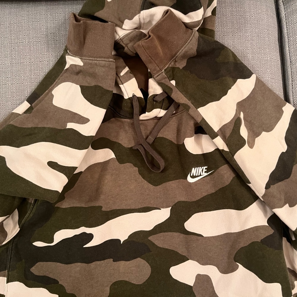 Nike camo hoodie